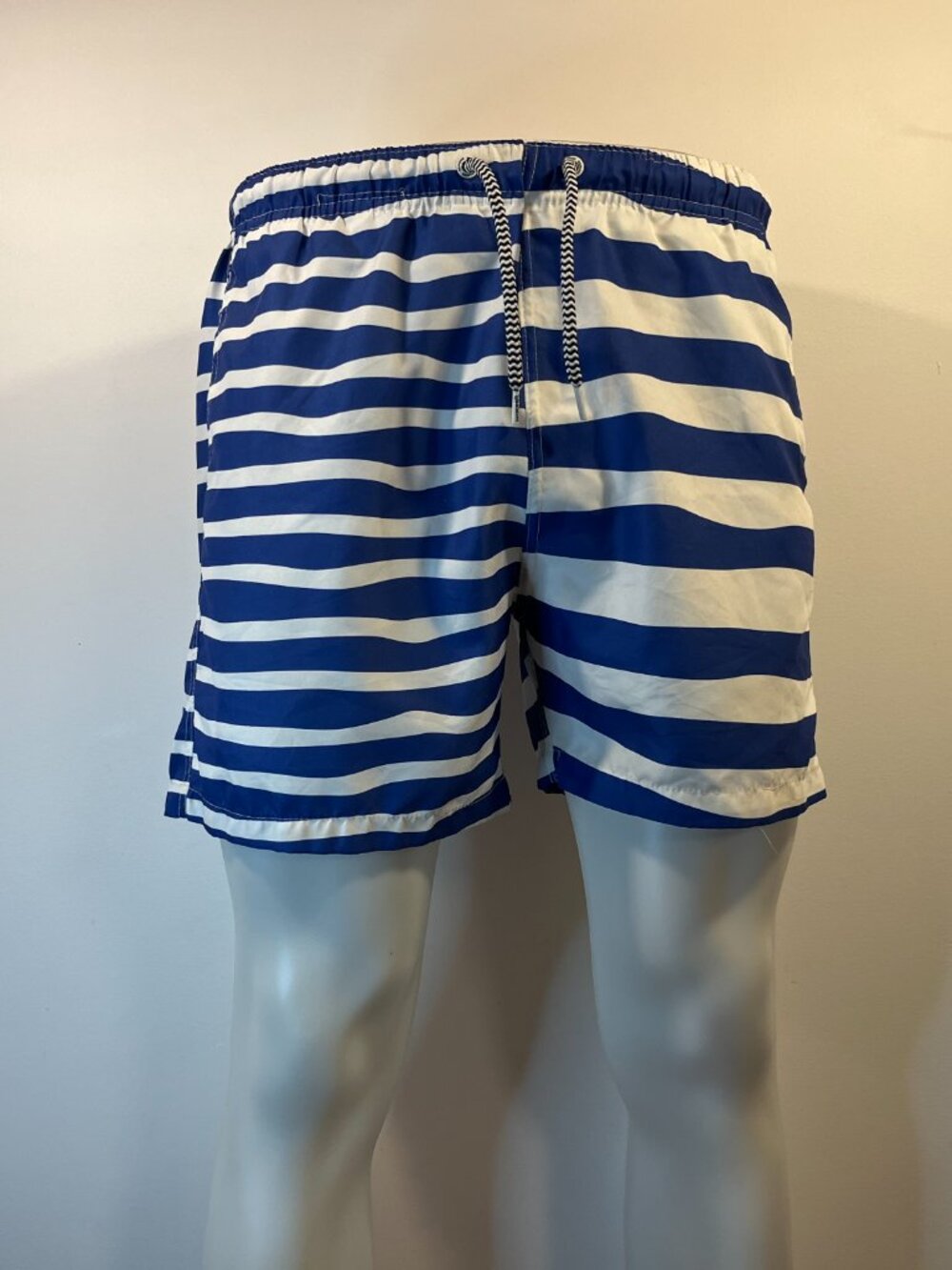 Boardies Apparel Men's Blue & White Striped Swim Trunks - Size Medium
